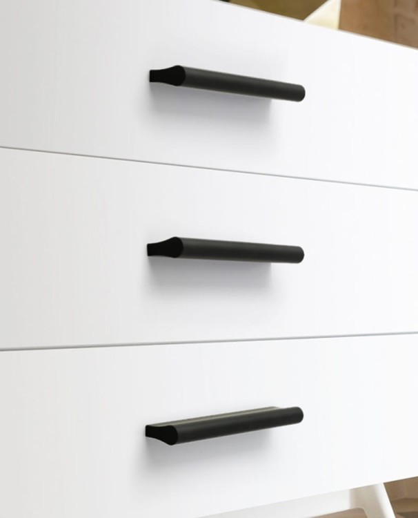 Möbelgriff Anta – schlichter Frontmontage-Griff in Schwarz und gebürstetem Gold, Größen 96, 128, 192, 320, 576 und 960 mm. Modern für Küchenmöbel, Kommoden, Schränke und Bäder – egriffe.at