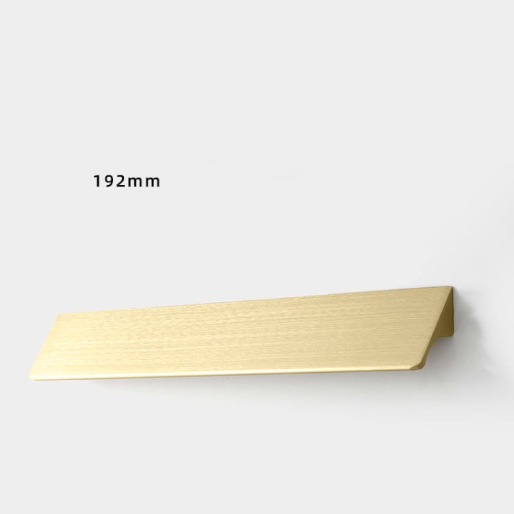Möbelgriff Fargo – Kantengriff in gebürstetem Gold, gebürstetem Schwarz und gebürstetem Grau. Größen 96, 128, 192, 320 und 800 mm, im Loft-, Modern-, Skandi- und Industrial-Stil – egriffe.at