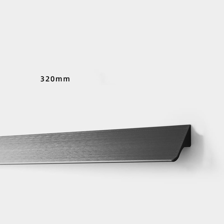 Podłużny czarny szczotkowany uchwyt meblowy Largo ze smukłą rączką, rozstaw 320 mm do szuflad
