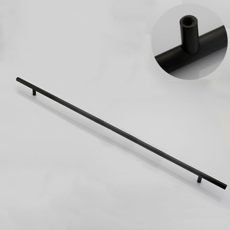 Möbelgriff Uno – T-Bar-Griff mit rundem Profil in Schwarz und gebürstetem Gold. Erhältlich als T-Bar-Knopf sowie in 96, 128, 160, 256, 512 und 850 mm – egriffe.at
