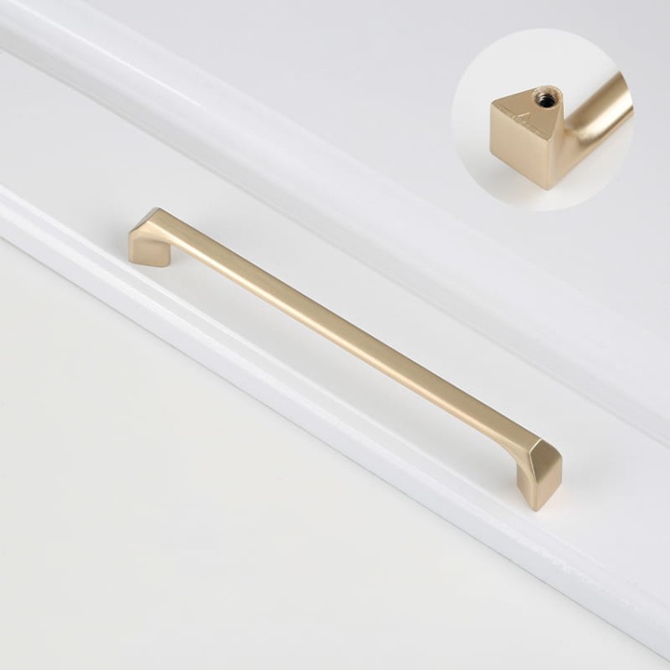 Möbelgriff Beliz – moderner länglicher Aufsatzgriff für Schränke und Schubladen in Schwarz, gebürstetem Gold, Perlgrau und gebürstetem Nickel. Schlichter Küchengriff – egriffe.at.