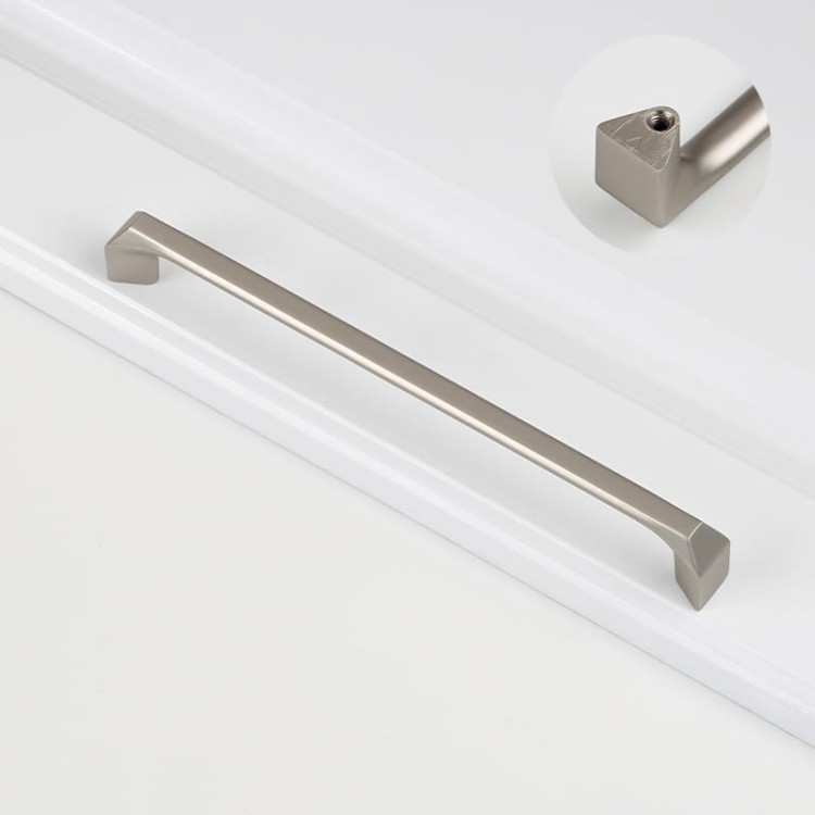 Länglicher Beliz-Möbelgriff aus gebürstetem Nickel mit 160 mm Lochabstand