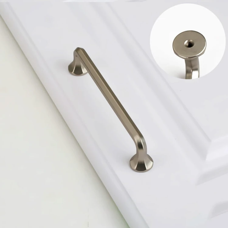 Grillo-Möbelgriff aus gebürstetem Nickel mit 128 mm Lochabstand