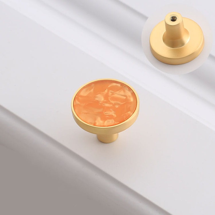 Möbelknopf Santa – farbige runde Knöpfe mit goldenem Rand für Schränke und Kommoden, dekorative Möbelgriffe, erhältlich im Shop egriffe.at