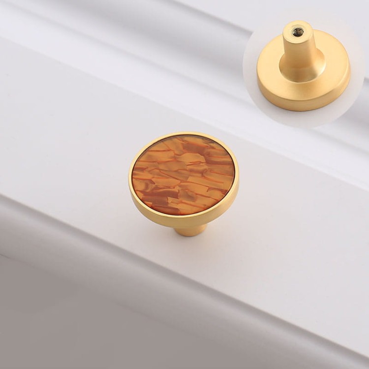 Möbelknopf Santa – farbige runde Knöpfe mit goldenem Rand für Schränke und Kommoden, dekorative Möbelgriffe, erhältlich im Shop egriffe.at