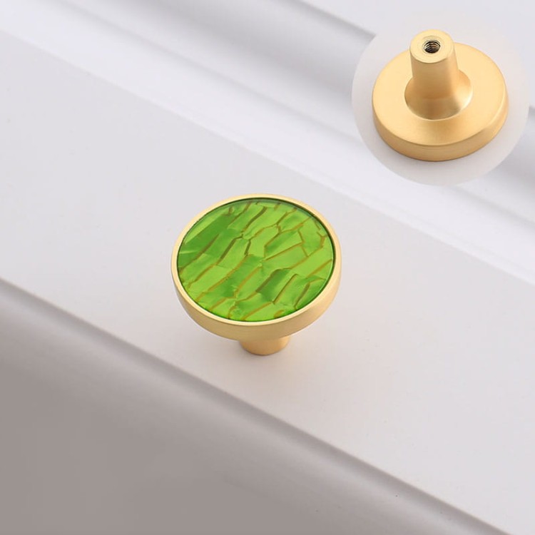 Möbelknopf Santa – farbige runde Knöpfe mit goldenem Rand für Schränke und Kommoden, dekorative Möbelgriffe, erhältlich im Shop egriffe.at