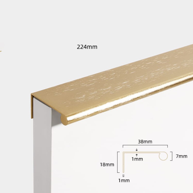 Möbelgriff Bravo – L-Kantengriff aus feuchtigkeitsbeständigem Aluminium. Farben: gebürstetes Gold, Schwarz, Silber und Grau. Größen 96, 128, 160, 192, 224 und 800 mm. Für moderne, minimalistische und industrielle Interieurs.