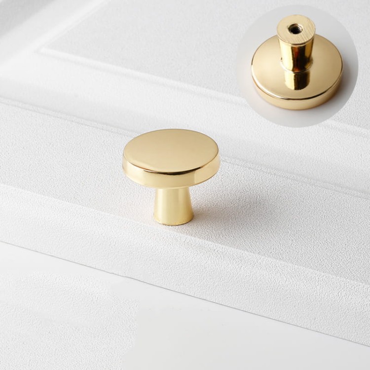 Möbelknopf Gloria – korrosionsbeständiger Metallknopf in vielen Farben: Glanzgold, gebürstetes Gold, Titanschwarz, Chrom, Nickel, Grau, Gelb, Schwarz, Rosa und Blau. Für moderne, klassische, Kinder- und skandinavische Möbel.
