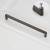 Möbelgriff Vega – moderner minimalistischer Griff in Schwarz, gebürstetem Gold, gebürstetem Nickel und Perlgrau. Größen 128–256 mm, ideal für Küche, Kommoden, Schränke, Garderobe und Bad.